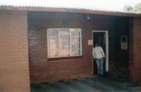 Mandela_house_outside.jpg